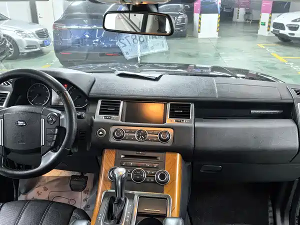Land Rover Range Rover Sport 2011