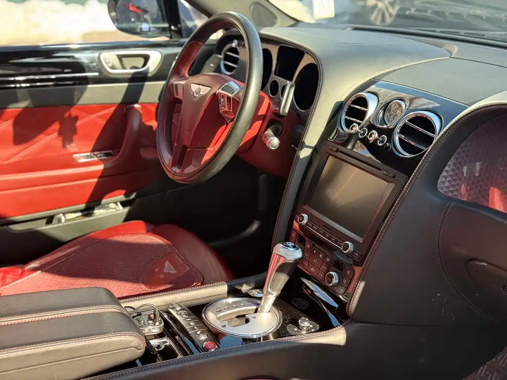 Bentley Flying Spur 2011 — фото 10