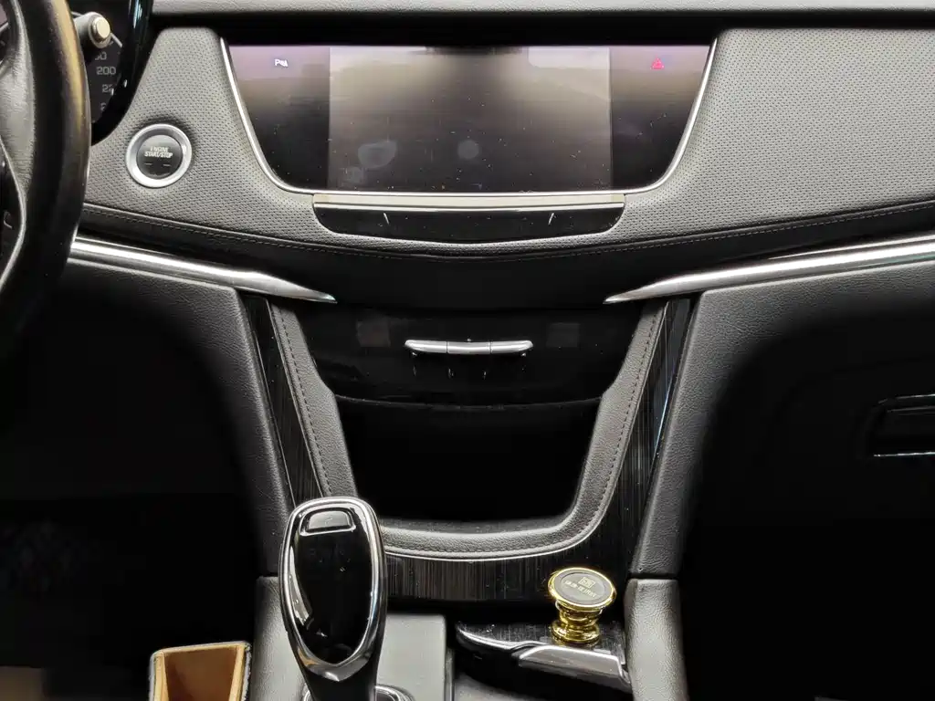 Cadillac XT5 2018 — фото 20