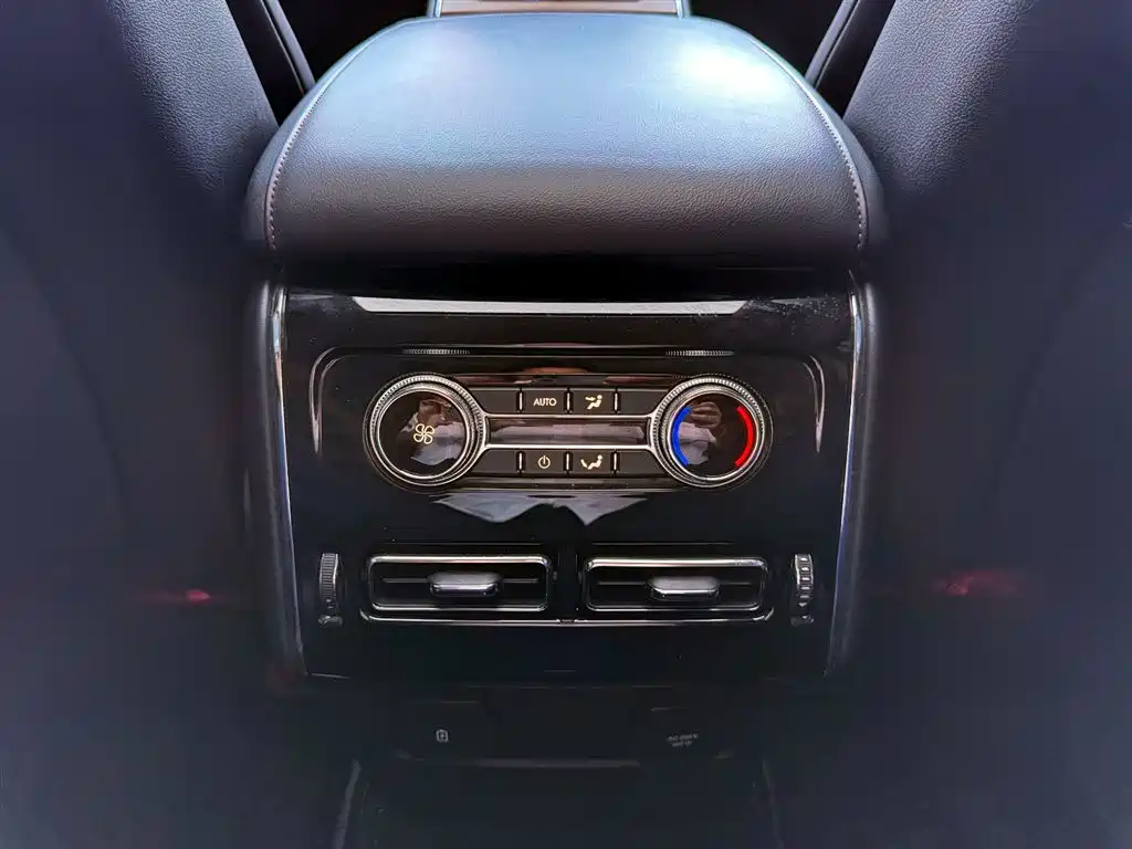 Lincoln Aviator 2021 — фото 16