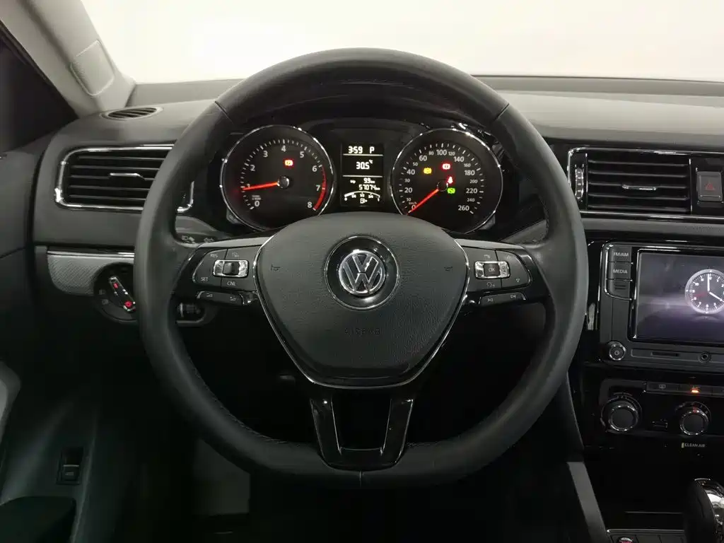 Volkswagen Sagitar 2016 — фото 11