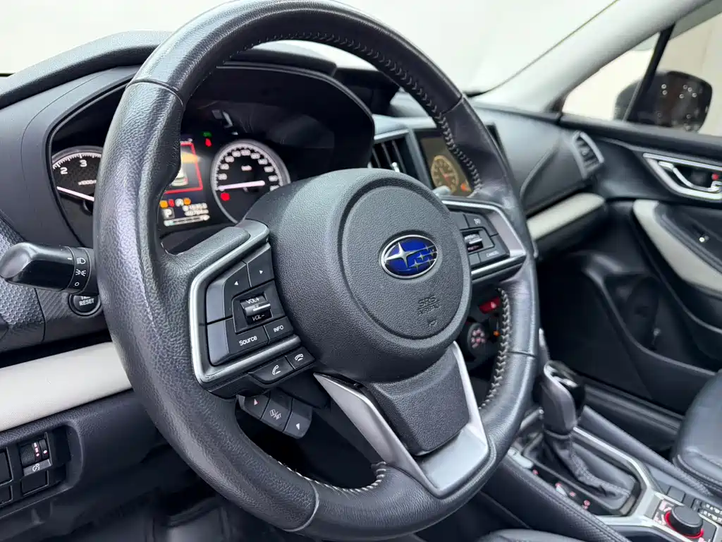 Subaru Forester 2022 — фото 9
