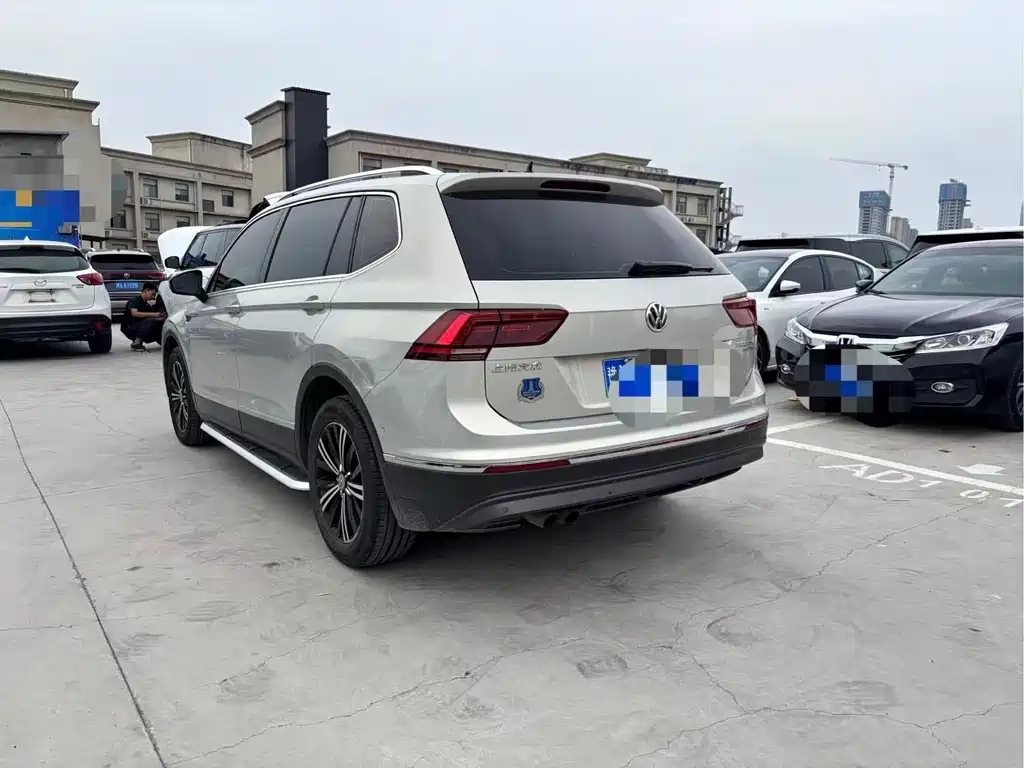 Volkswagen Tiguan L 2017 — фото 6