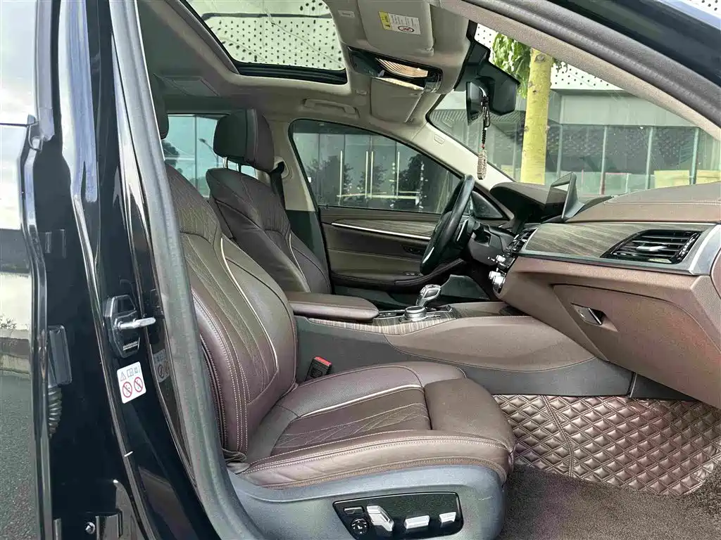 BMW 5 Series 2019