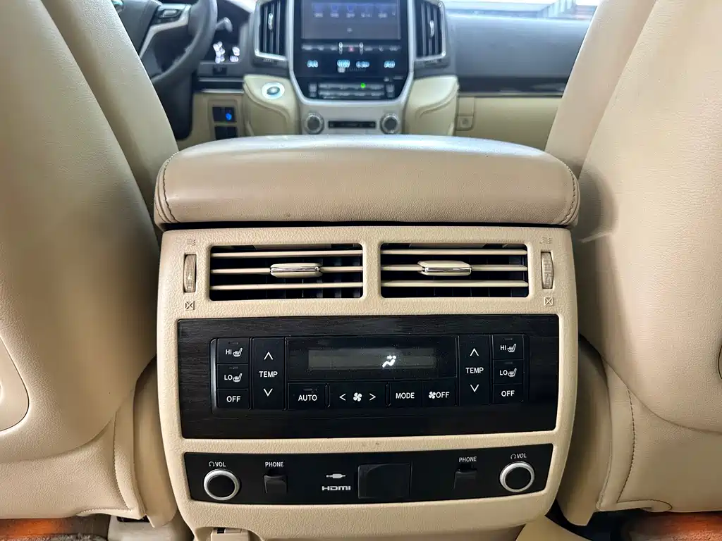Toyota Land Cruiser 2016 — фото 23