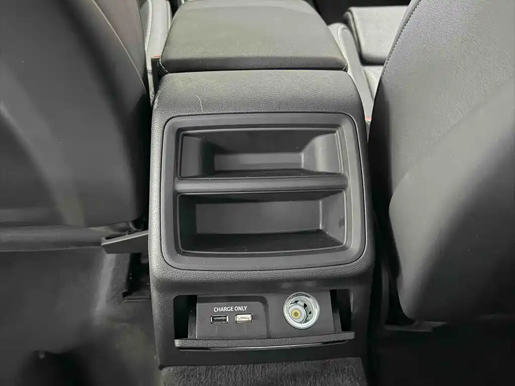 Audi A4L 2023 — фото 4