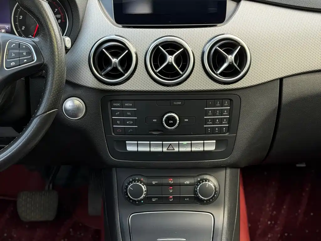 Mercedes-Benz B-Class 2018 — фото 10