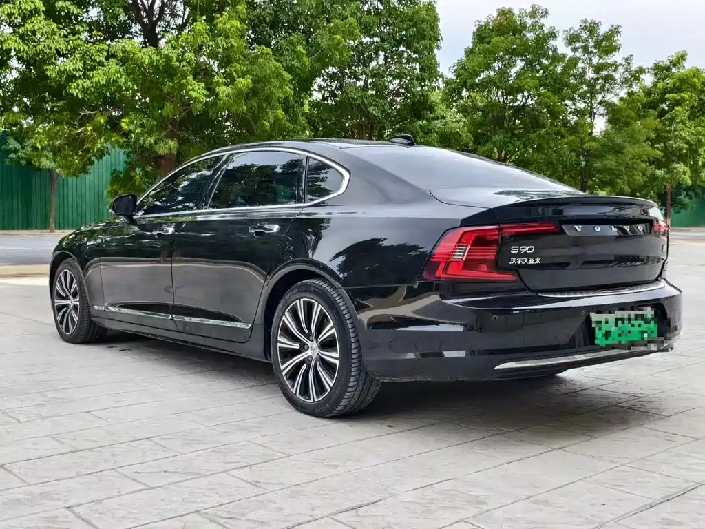 Volvo S90 Plug-In Hybrid 2021 — фото 3