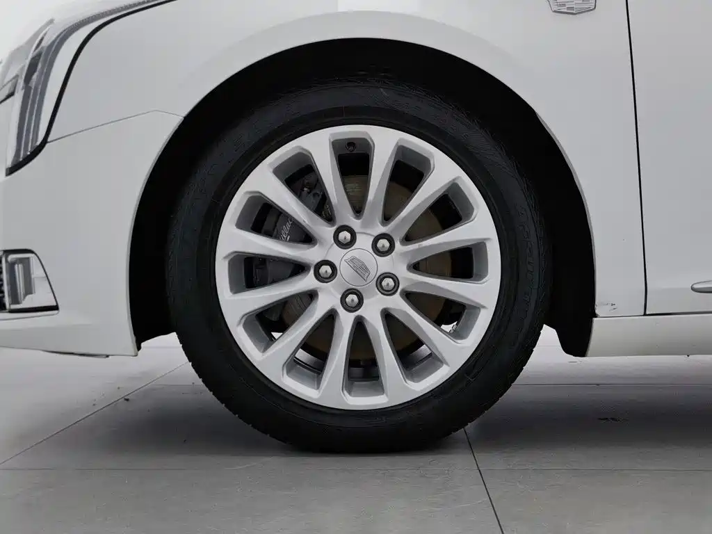 Cadillac XTS 2019 — фото 17