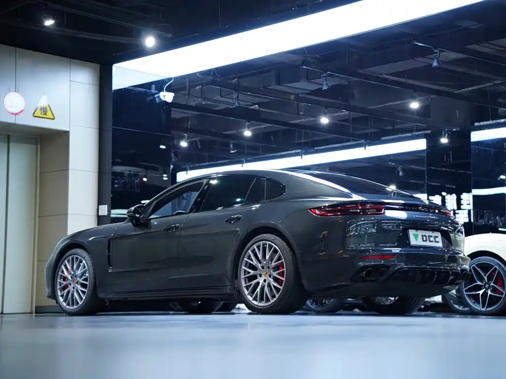Porsche Panamera 2017 — фото 12