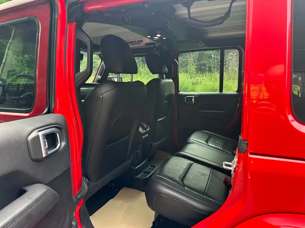 Jeep Wrangler 2022 — фото 11
