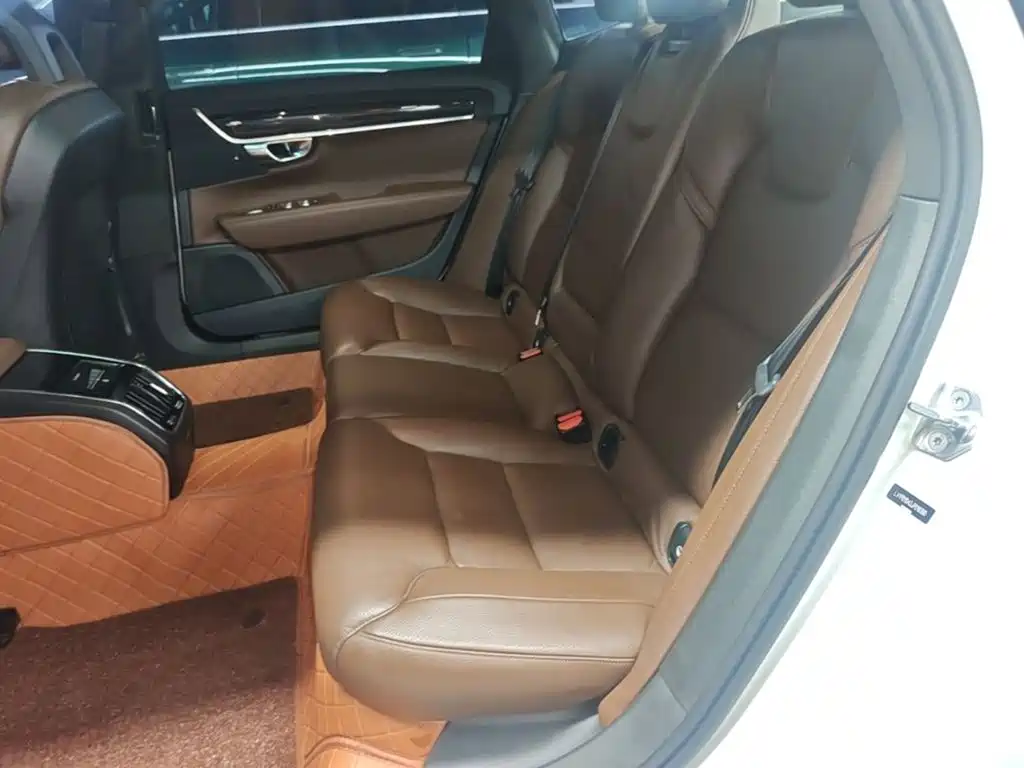 Volvo S90 2017 — фото 17