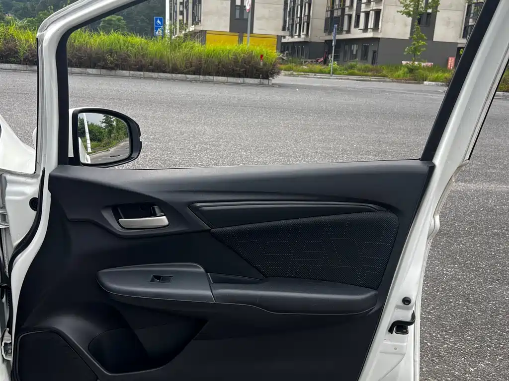Honda Fit 2016 — фото 22