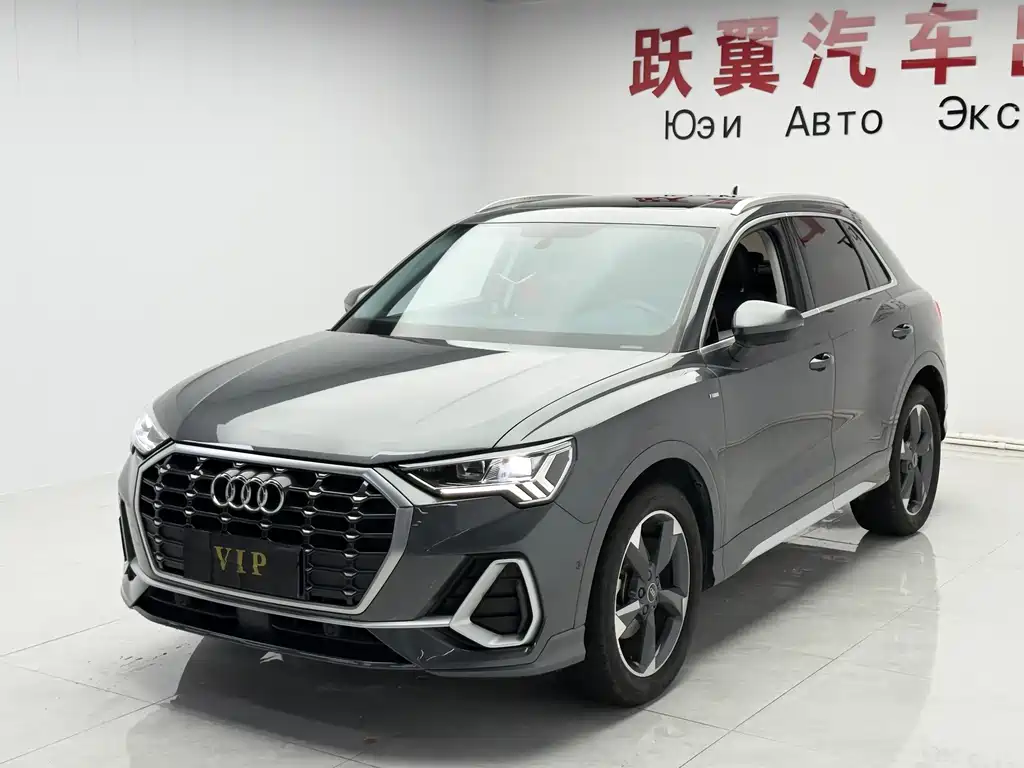 Audi Q3 2021 — фото 1
