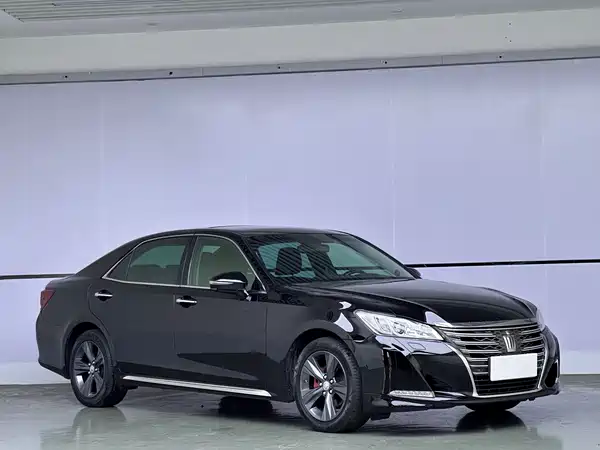 Toyota Crown 2015