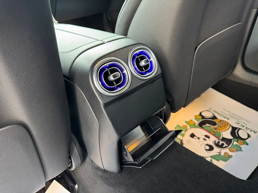 Mercedes-Benz C-Class 2023 — фото 20