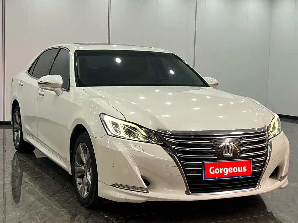 Toyota Crown 2016 — фото 3
