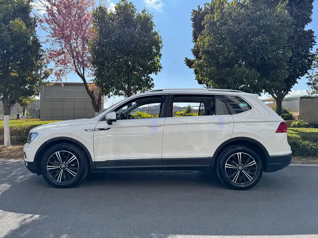 Volkswagen Tiguan L 2021 — фото 4