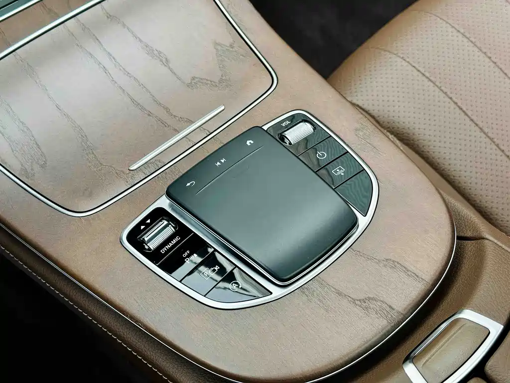 Mercedes-Benz E-Class 2021 — фото 10