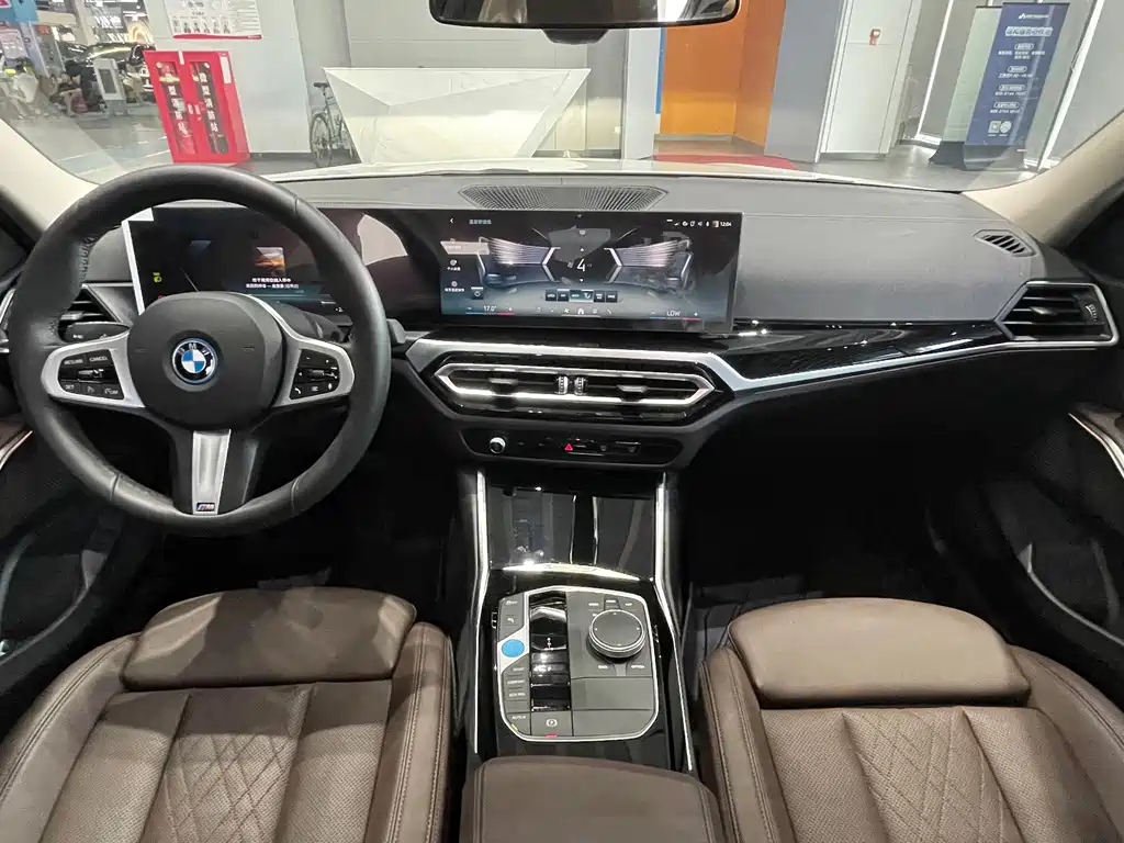 BMW i3 2024 — фото 12