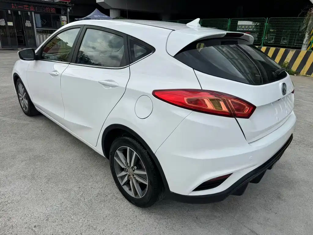 Changan Eado XT 2017 — фото 9