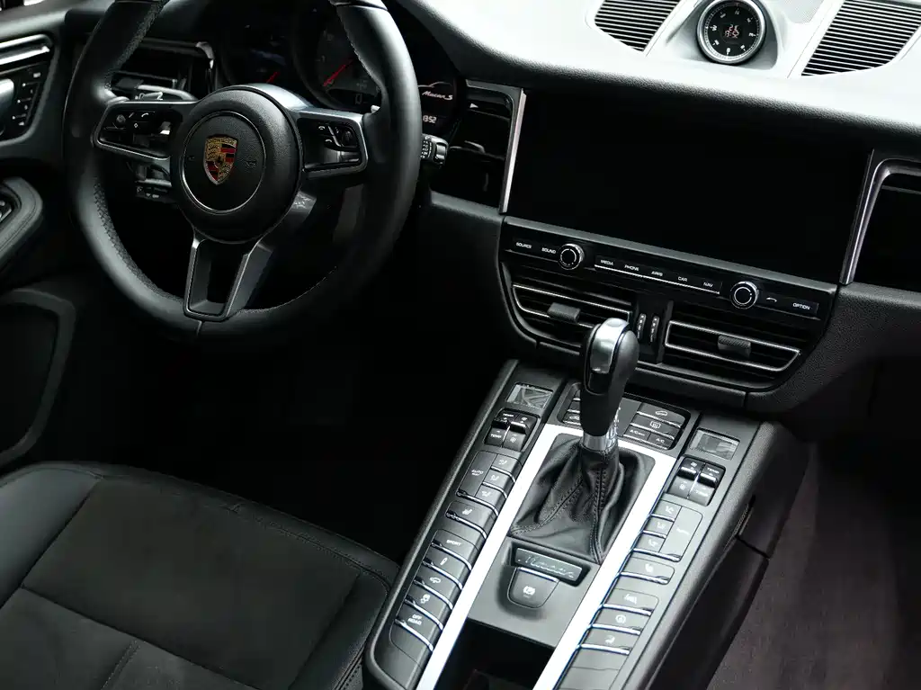 Porsche Macan 2022 — фото 12
