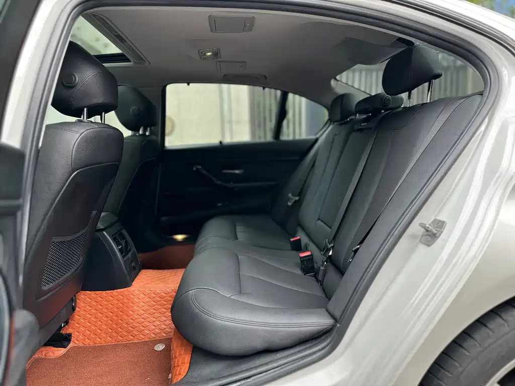 BMW 3 Series 2016 — фото 17