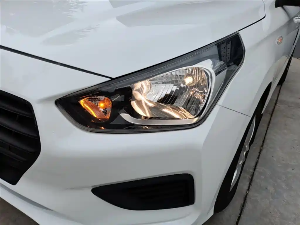 Hyundai Verna 2019 — фото 24