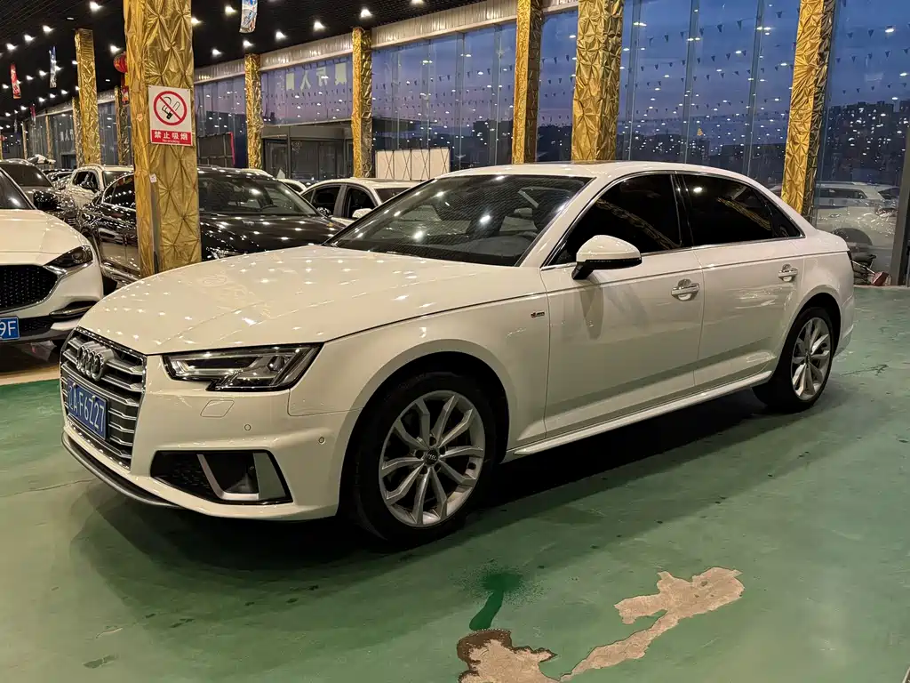 Audi A4L 2018