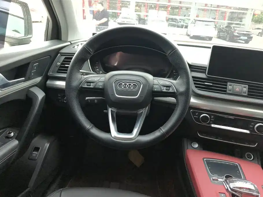 Audi Q5L 2020 — фото 15