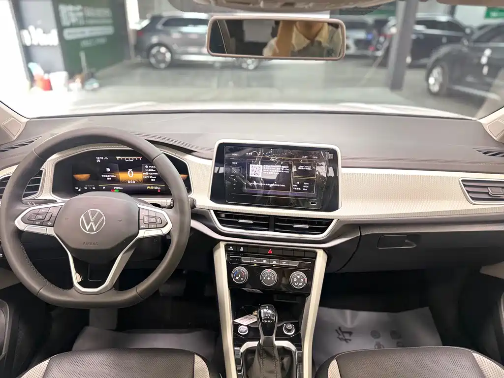 Volkswagen T-Roc 2023 — фото 21