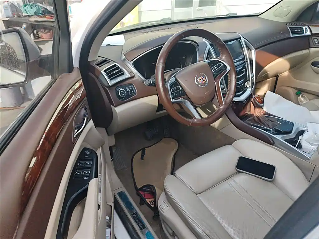 Cadillac SRX 2015 — фото 16