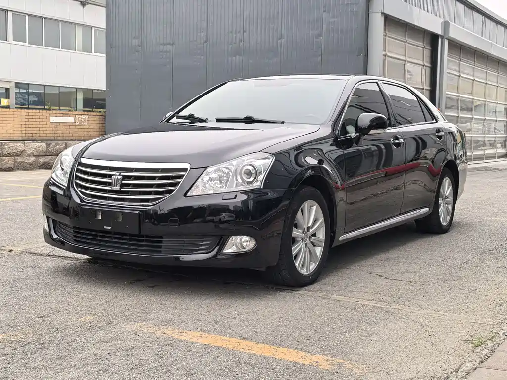 Toyota Crown 2010