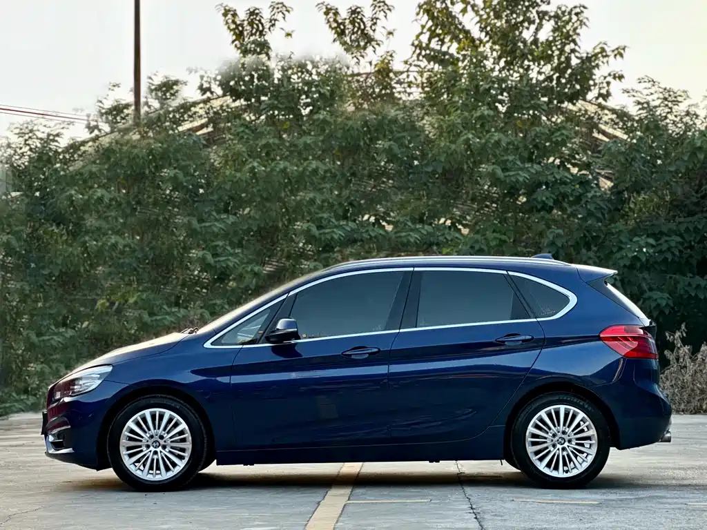 BMW 2 Series Active Tourer 2015 — фото 2