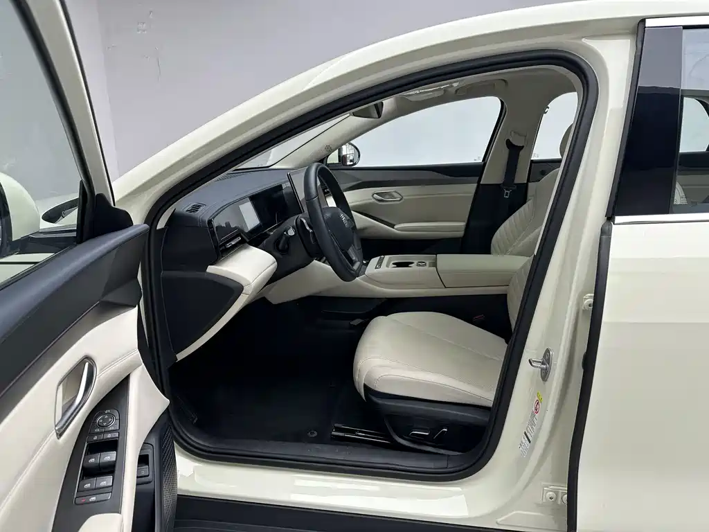 BYD Qin L 2025 — фото 11