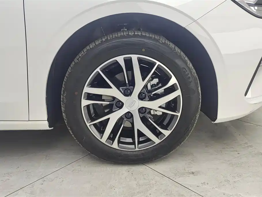Geely Emgrand 2026