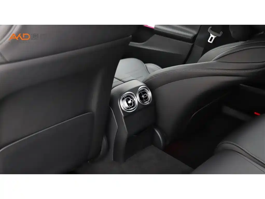 Mercedes-Benz C-Class 2023 — фото 9