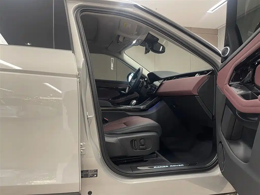 Land Rover Evoque 2025 — фото 17