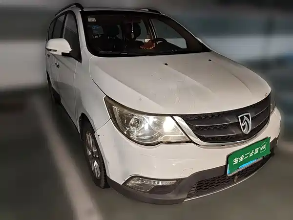 Baojun 730 2015