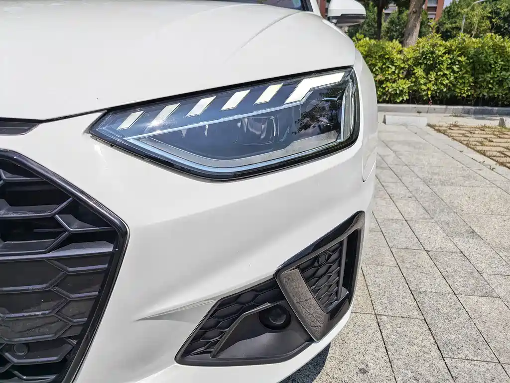 Audi A4L 2021
