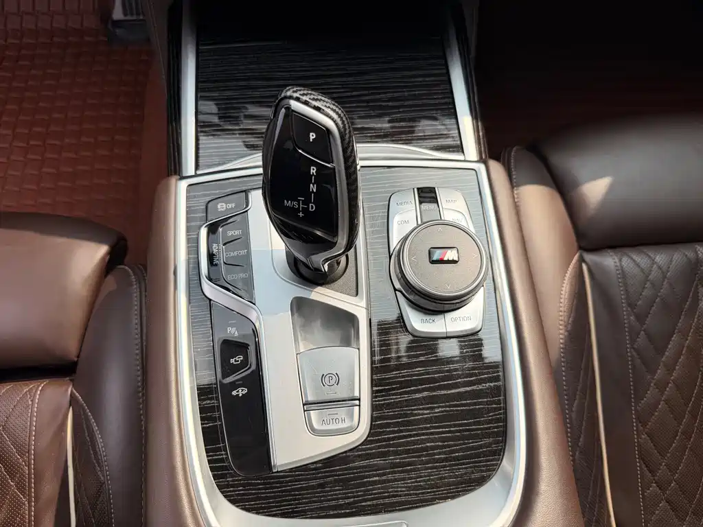 BMW 7 Series 2022 — фото 11