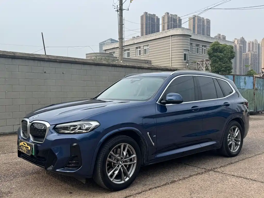 BMW iX3 2022