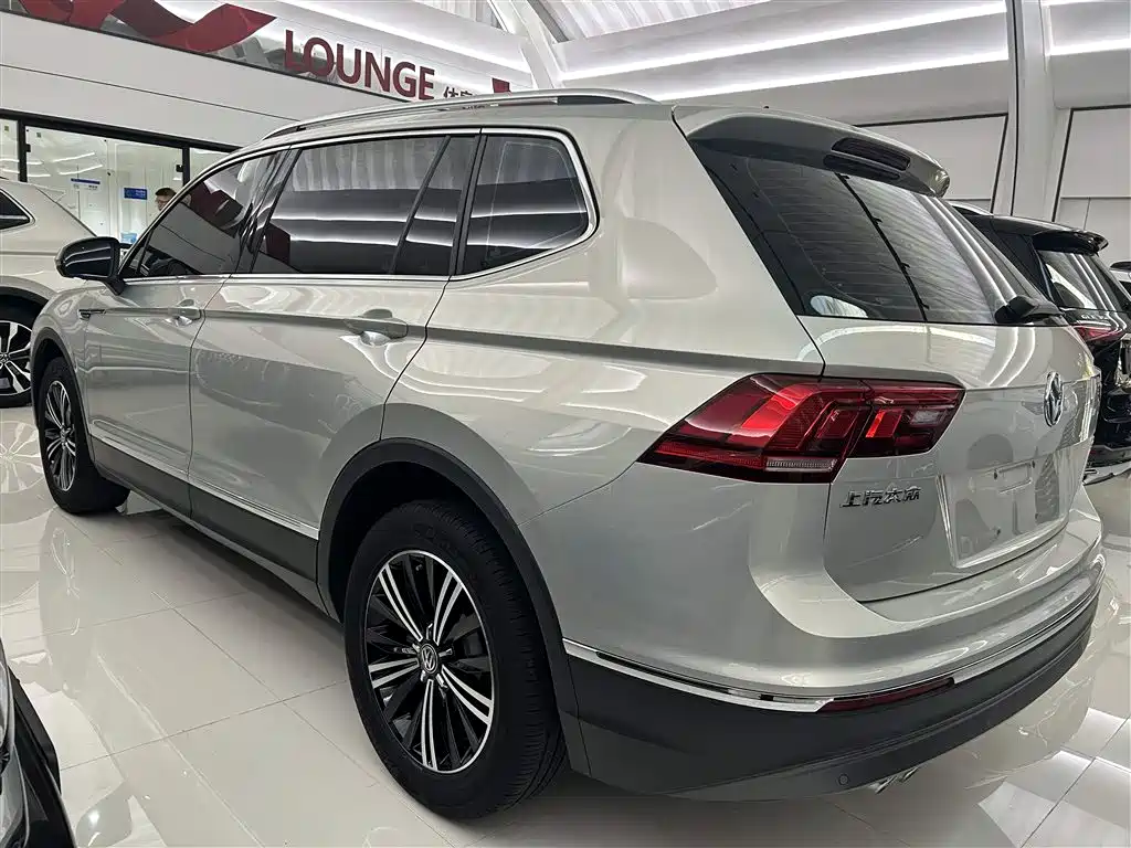 Volkswagen Tiguan L 2020 — фото 19