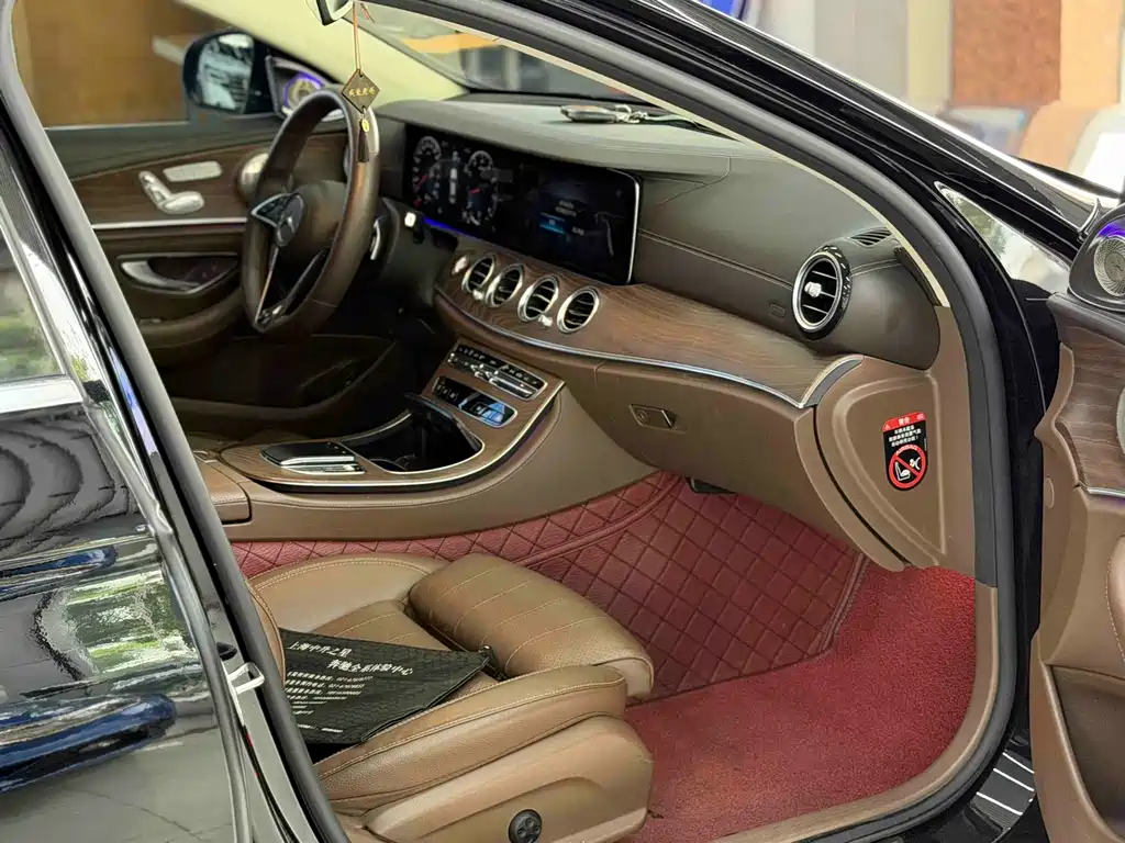 Mercedes-Benz E-Class 2021 — фото 14