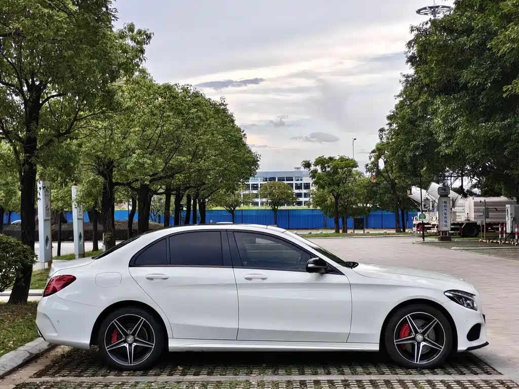 Mercedes-Benz C-Class 2017 — фото 19