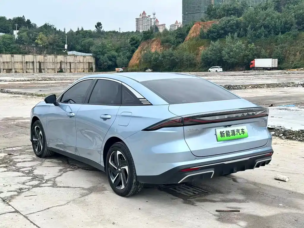 Geely Galaxy L6 2025 — фото 7