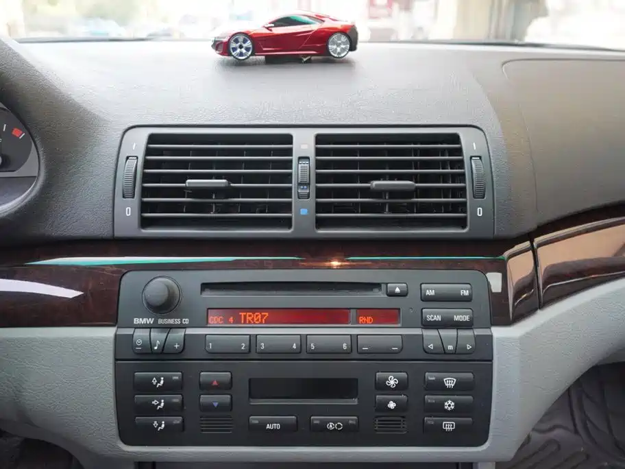 BMW 3 Series 2005