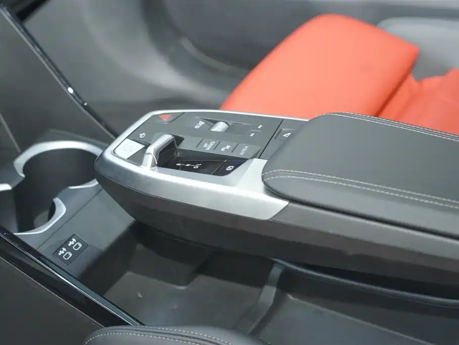 BMW X2 2025 — фото 13
