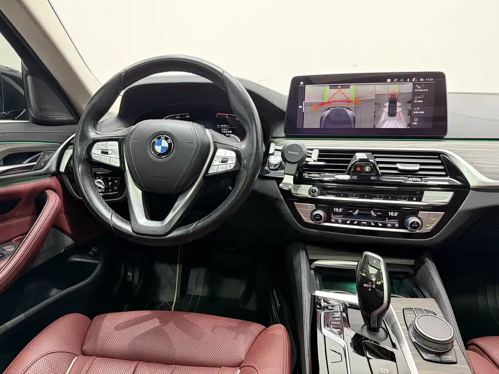 BMW 5 Series 2021 — фото 11