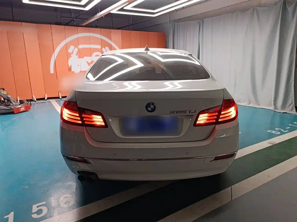 BMW 5 Series 2014 — фото 22